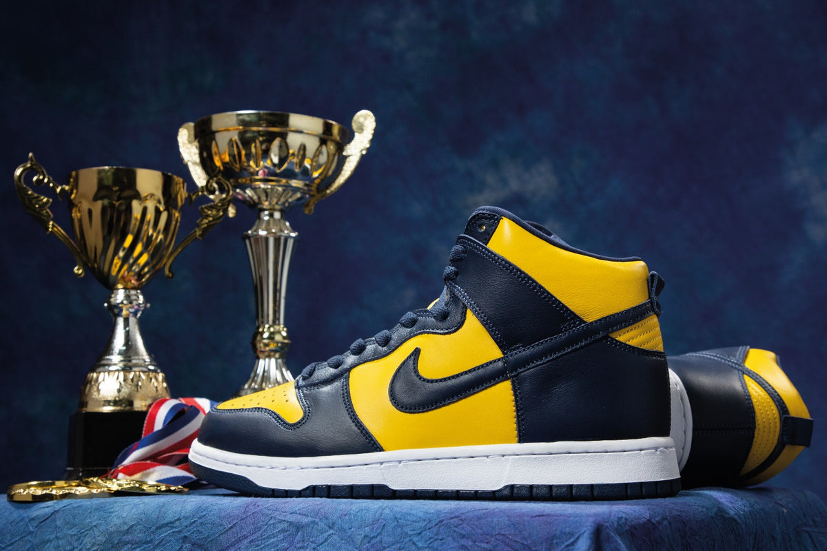 RAFFLE: Nike Dunk High SP “Michigan”