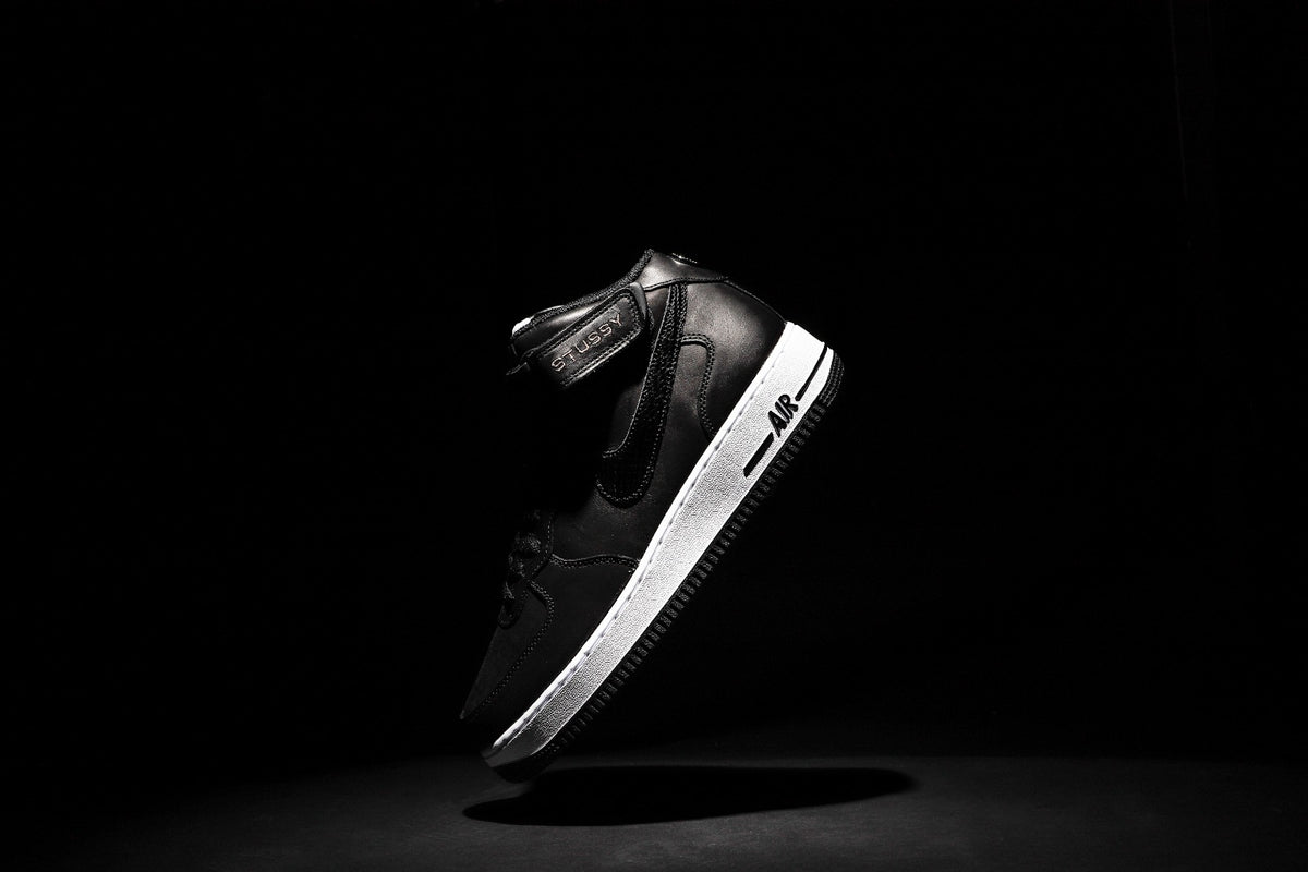 RAFFLE: STUSSY x NIKE AIR FORCE 1 '07 MID SP "BLACK"