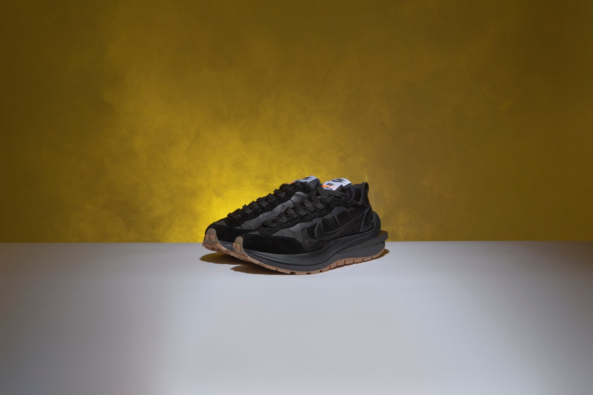 RAFFLE: NIKE x SACAI VAPORWAFFLE "BLACK/GUM"