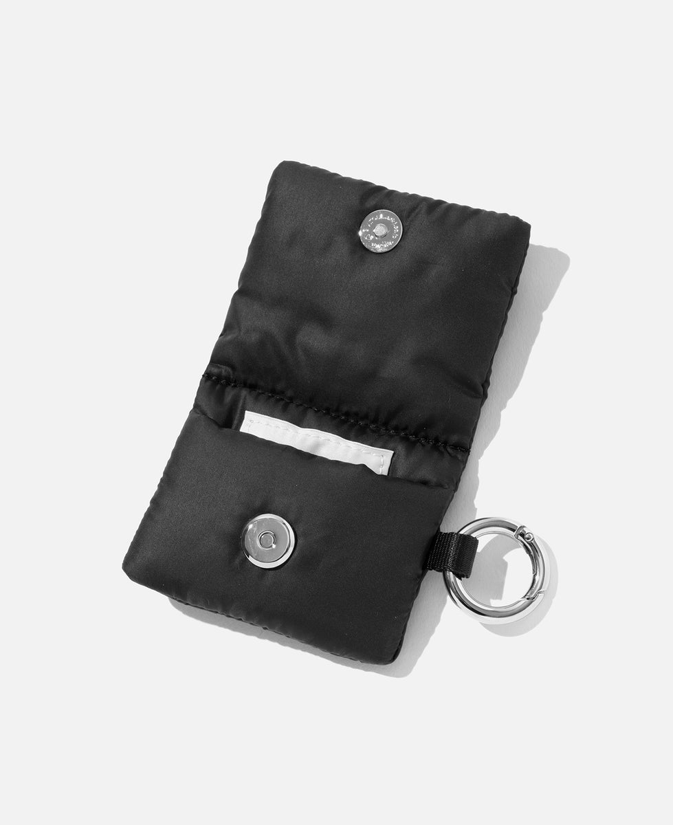 CLESSTE - Padded Airpods Case (Black) – JUICESTORE