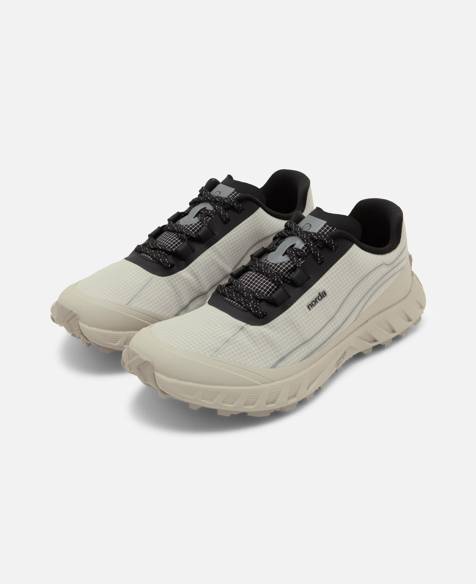 norda 002 M スニーカー　CINDER norda 002 Men's Cinder – Holabird Sports