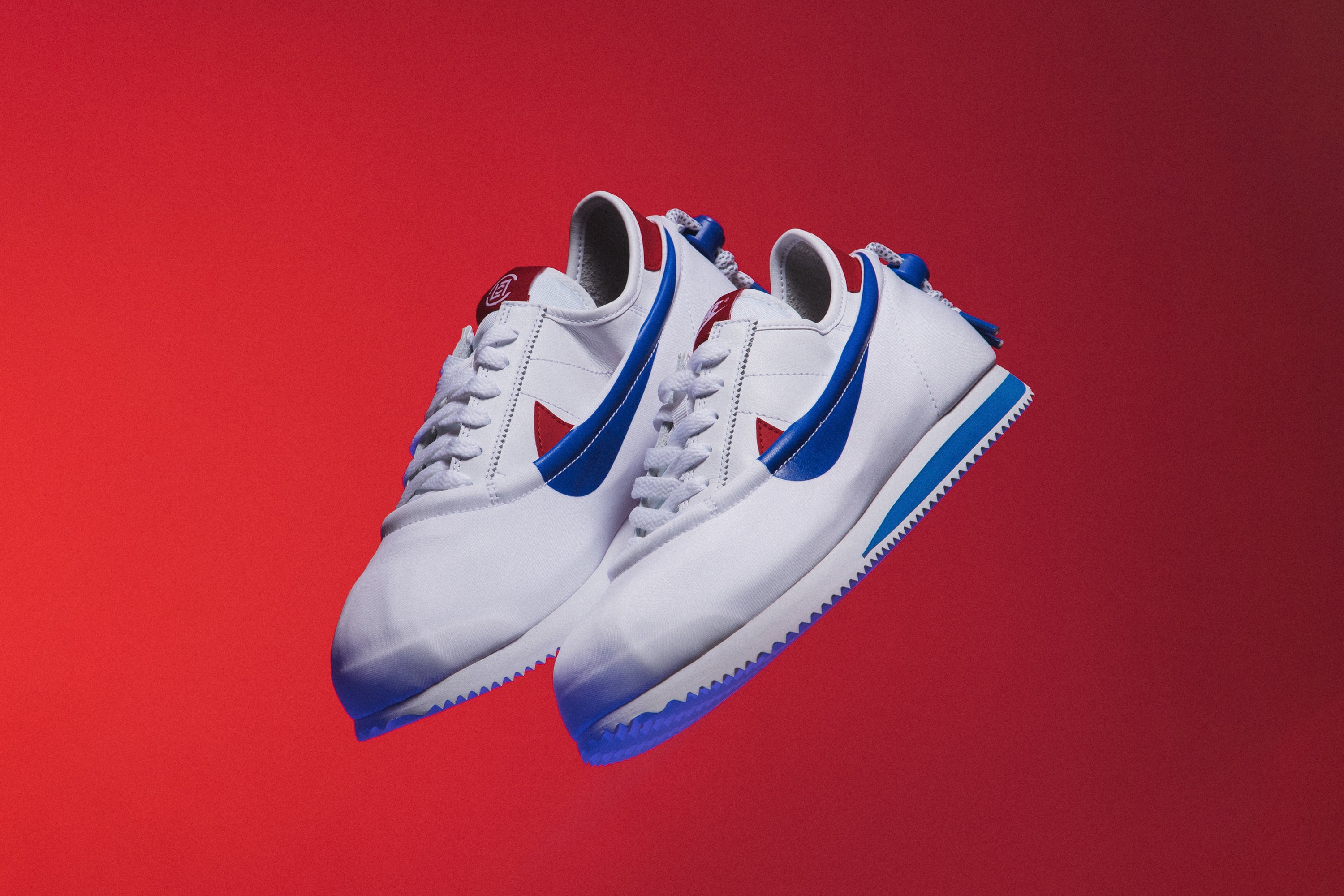 tandarts tint Laster CLOT COMPLETES THE NIKE "CLOTEZ" TRILOGY IN CLASSIC RED/WHITE/BLUE –  JUICESTORE