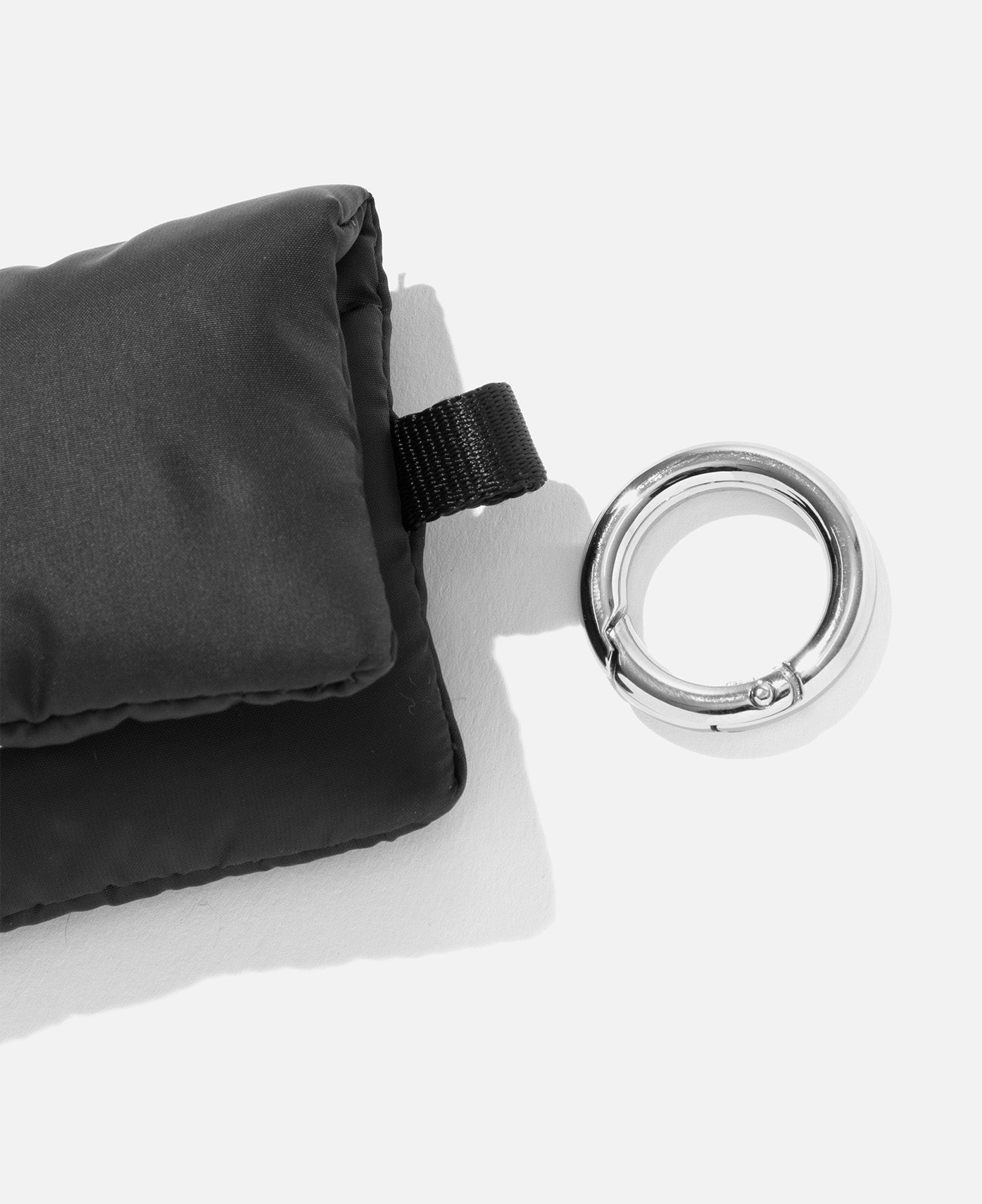 CLESSTE - Padded Airpods Case (Black) – JUICESTORE