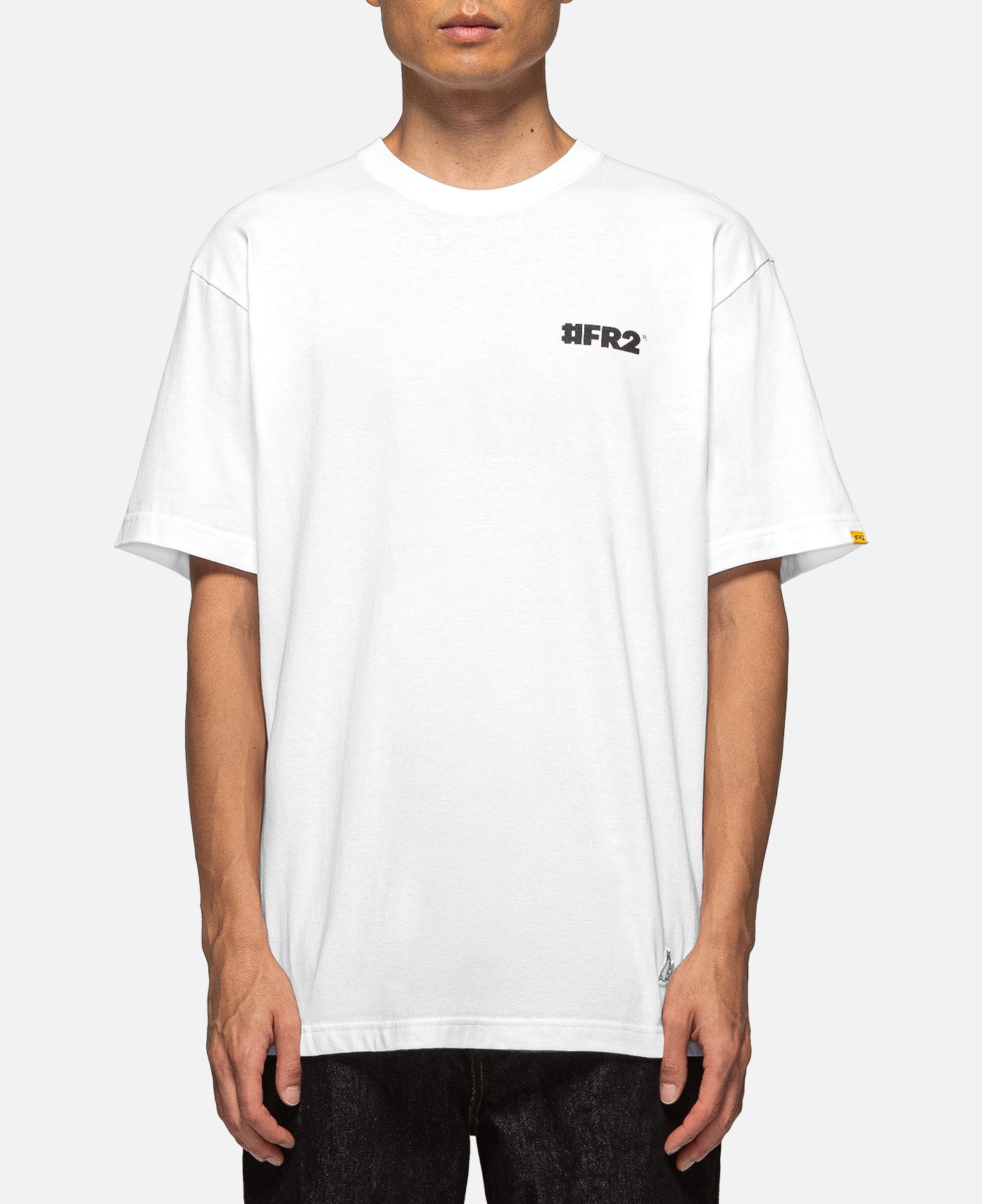 FR2 - Round Logo T-Shirt (White) – JUICESTORE