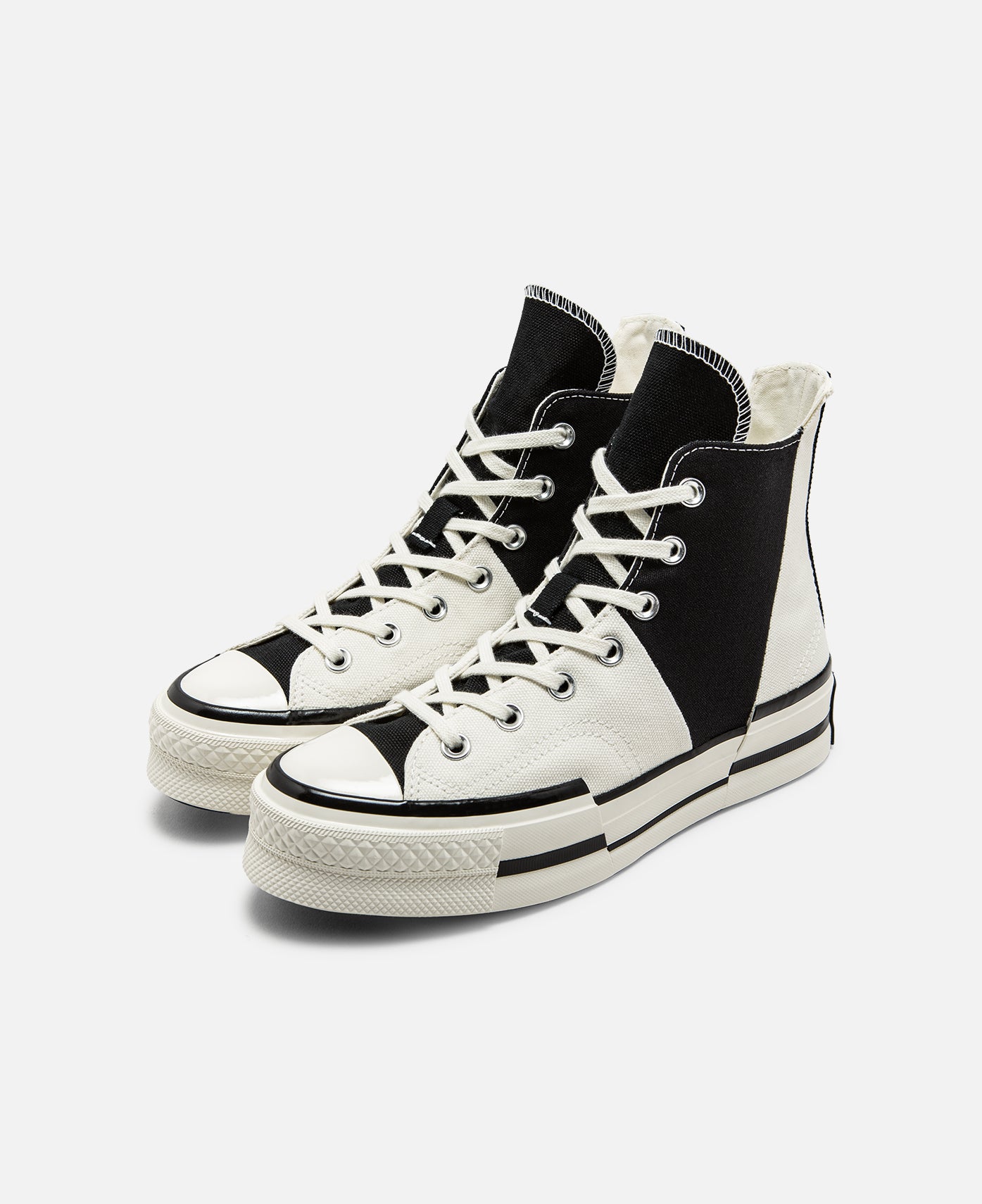 Converse white hotsell chuck 70