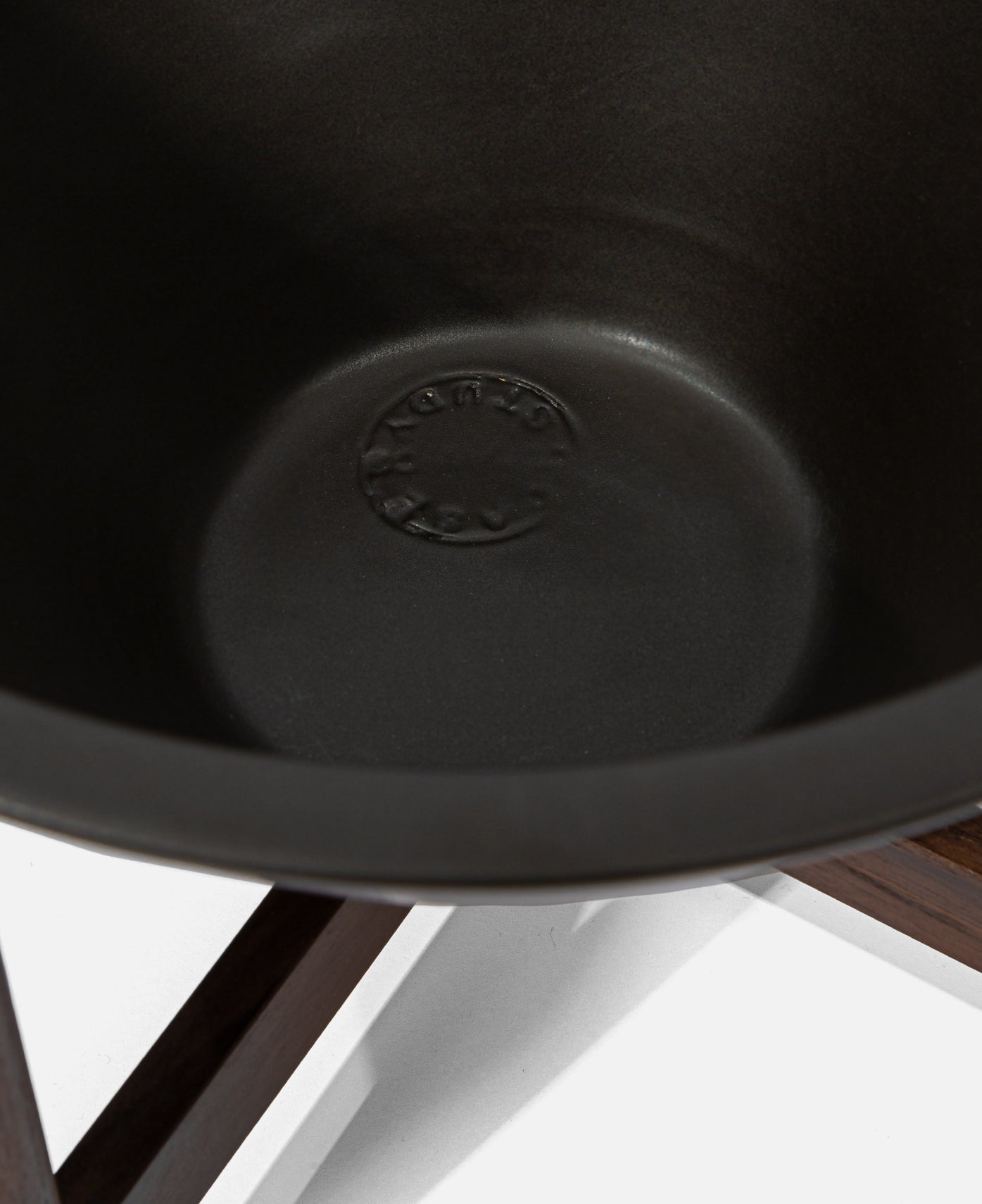 Case Study® Small Apex With Wood Stand (Black)