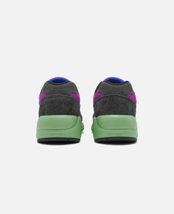 580 (Black)