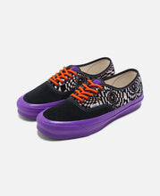 Authentic L (Black)